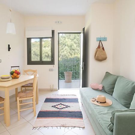 Mylos Apartments Гиалова Экстерьер фото