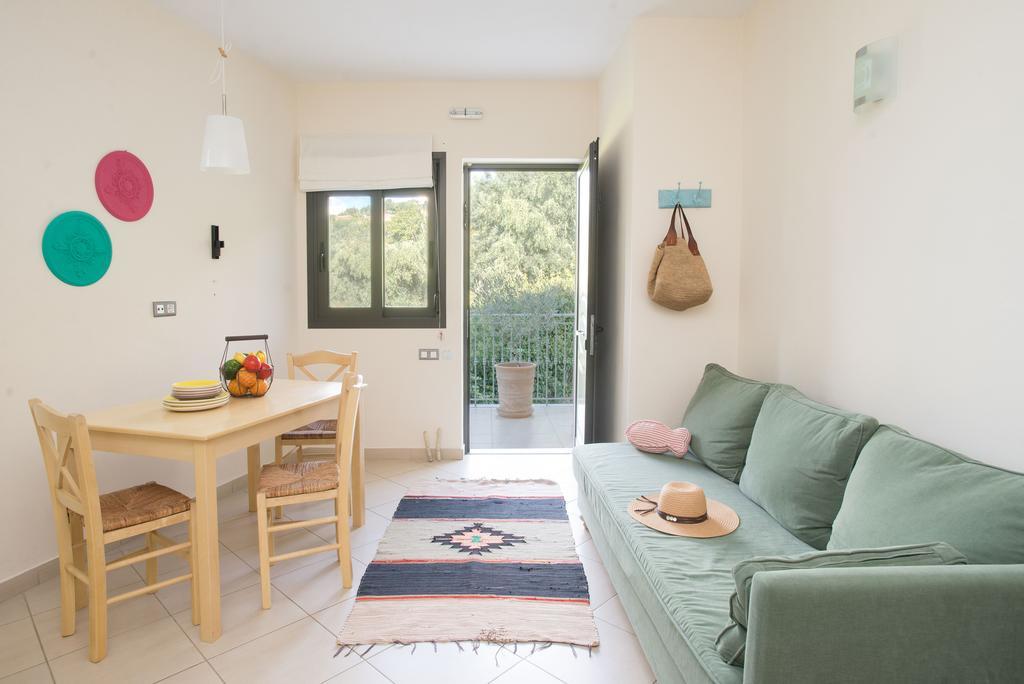 Mylos Apartments Гиалова Экстерьер фото